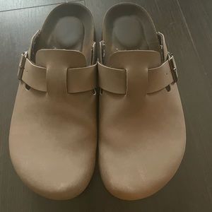 Mules, size 6, perfect condition, zero flaws or stains.